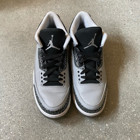 Nike Air Jordan 3 Retro Wolf Grey - Picture 4 of 9